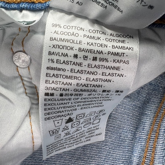 Levis 501 Jeans Women 28x28 Blue Graphic Print Straight Button Fly Western Denim - Picture 14 of 15